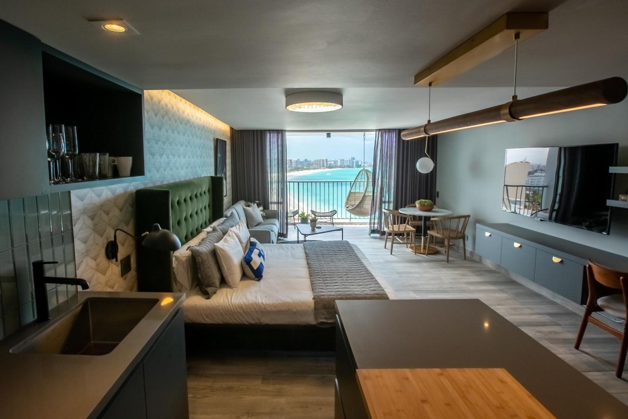 Ocean View Deluxe Suite: Pvt. Beach & Pool ซานฮวน ภายนอก รูปภาพ
